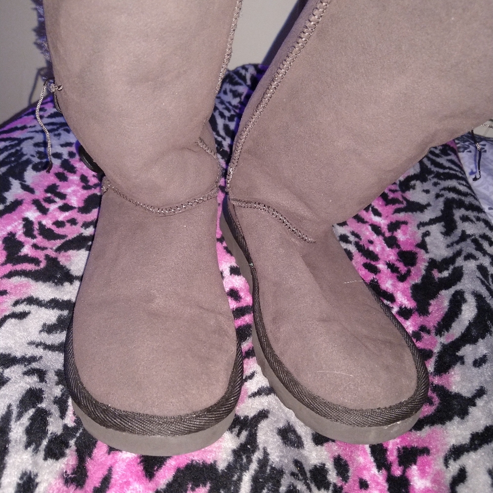 UGG Bailey Boot